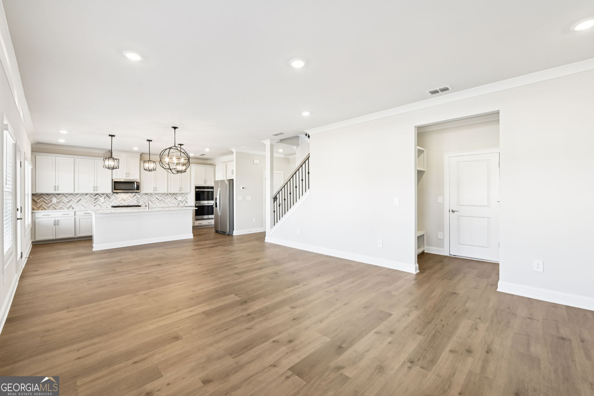 1290 Whitman Circle Property Photo 12