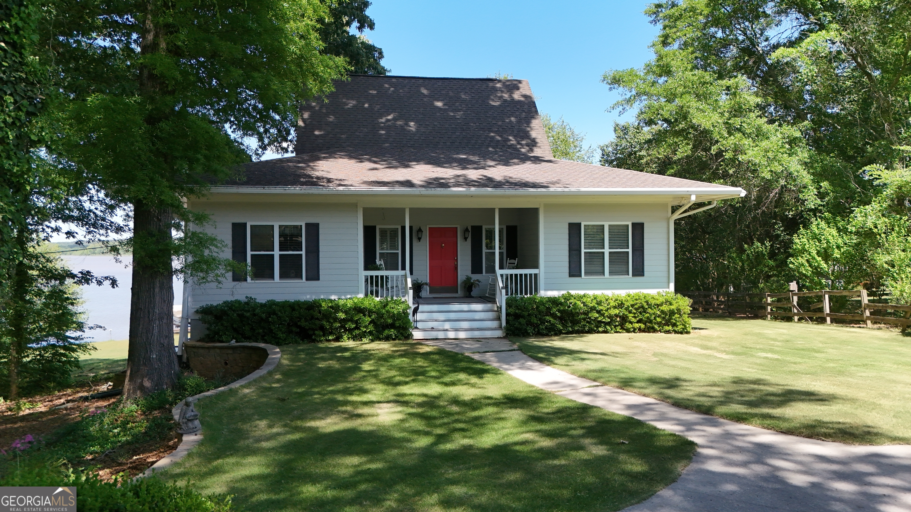 1580 Shady Oaks Lane Property Photo 1