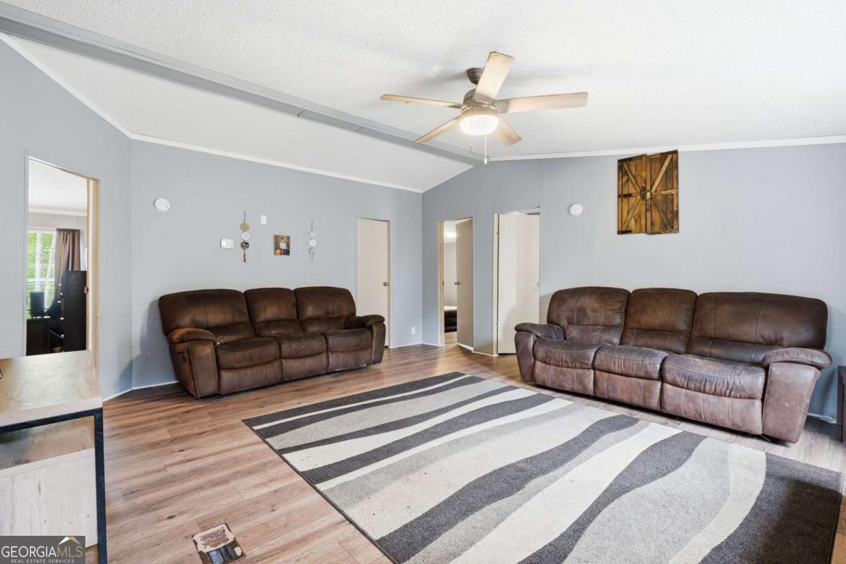 226 Chivalry Lane Property Photo 8