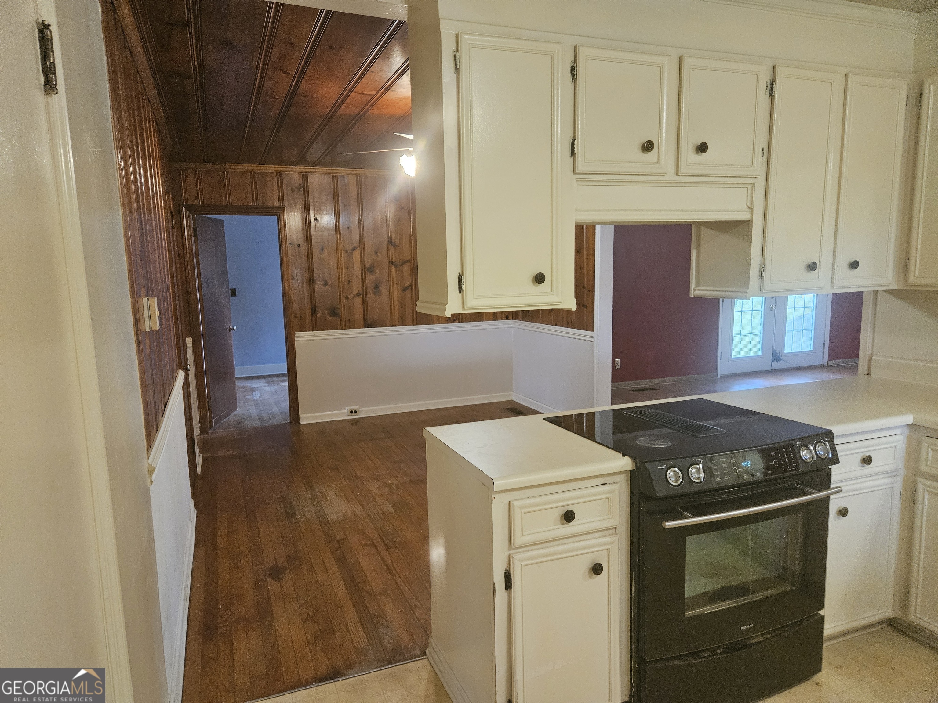 846 Harvey Street Property Photo 7