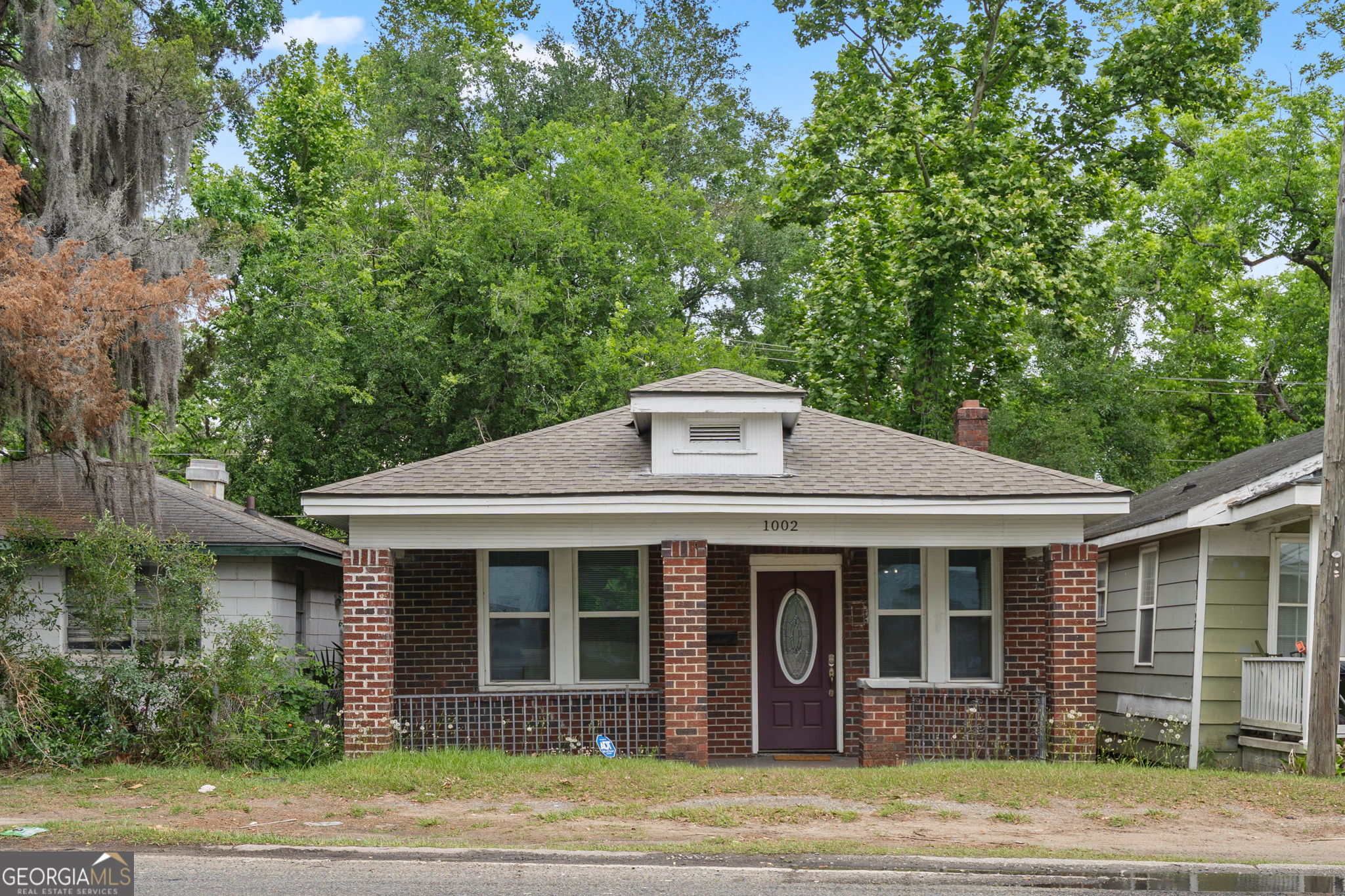 1002 W 52nd Street Property Photo 1