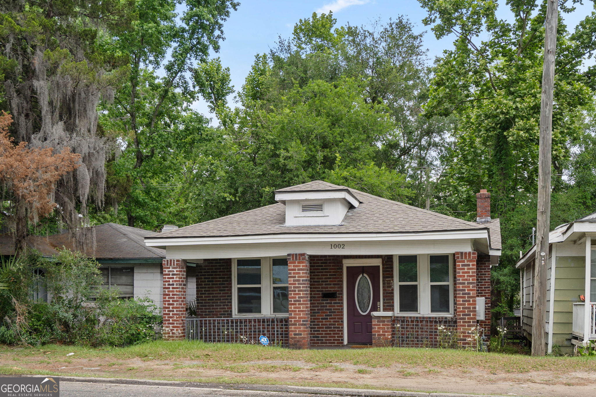 1002 W 52nd Street Property Photo 2