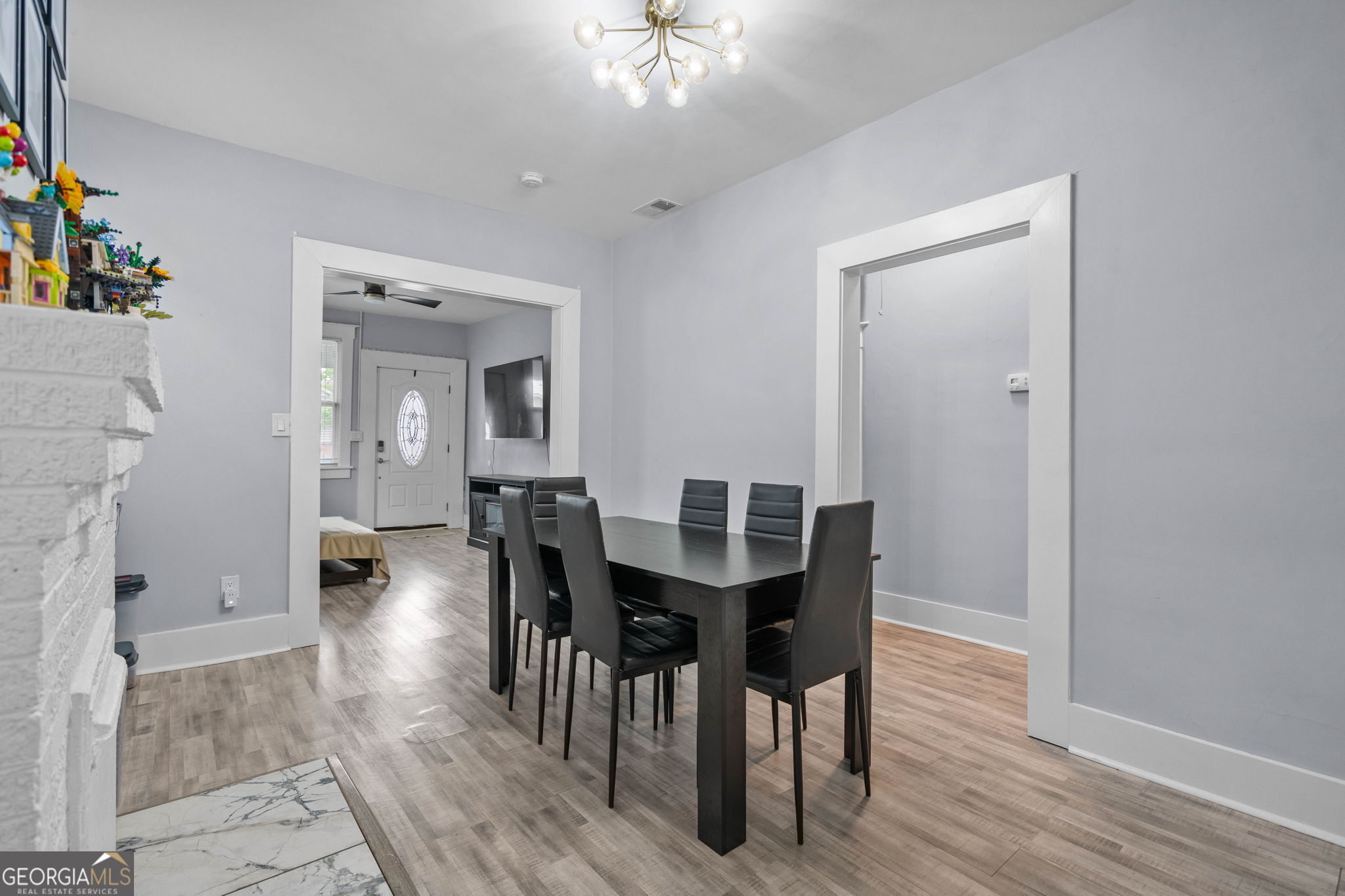 1002 W 52nd Street Property Photo 8