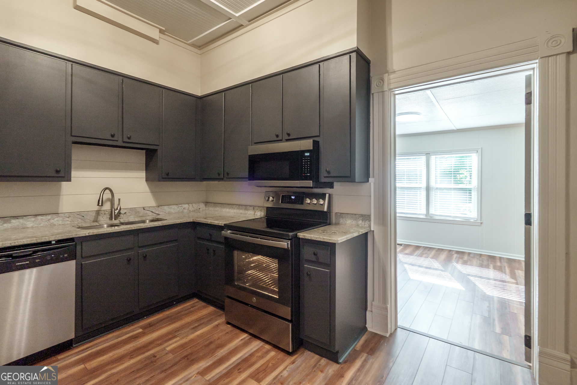 243 Boulevard # B Property Photo 13