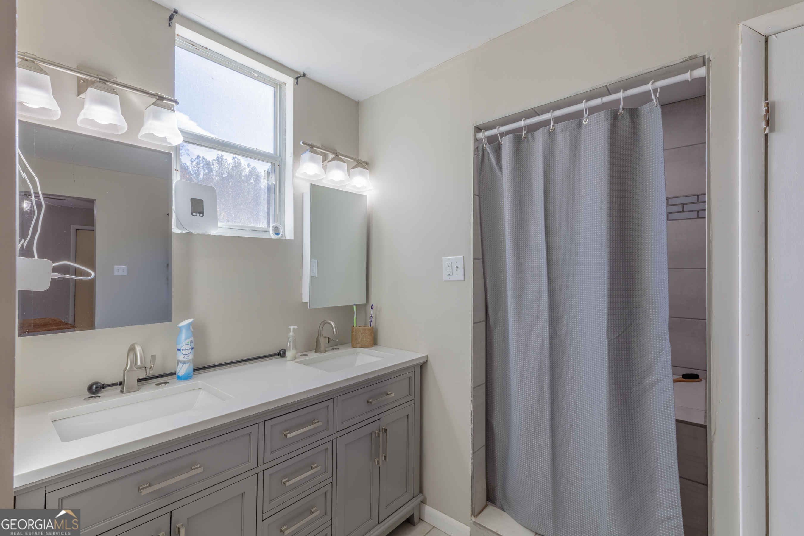 1144 Ridgeway Road Property Photo 8