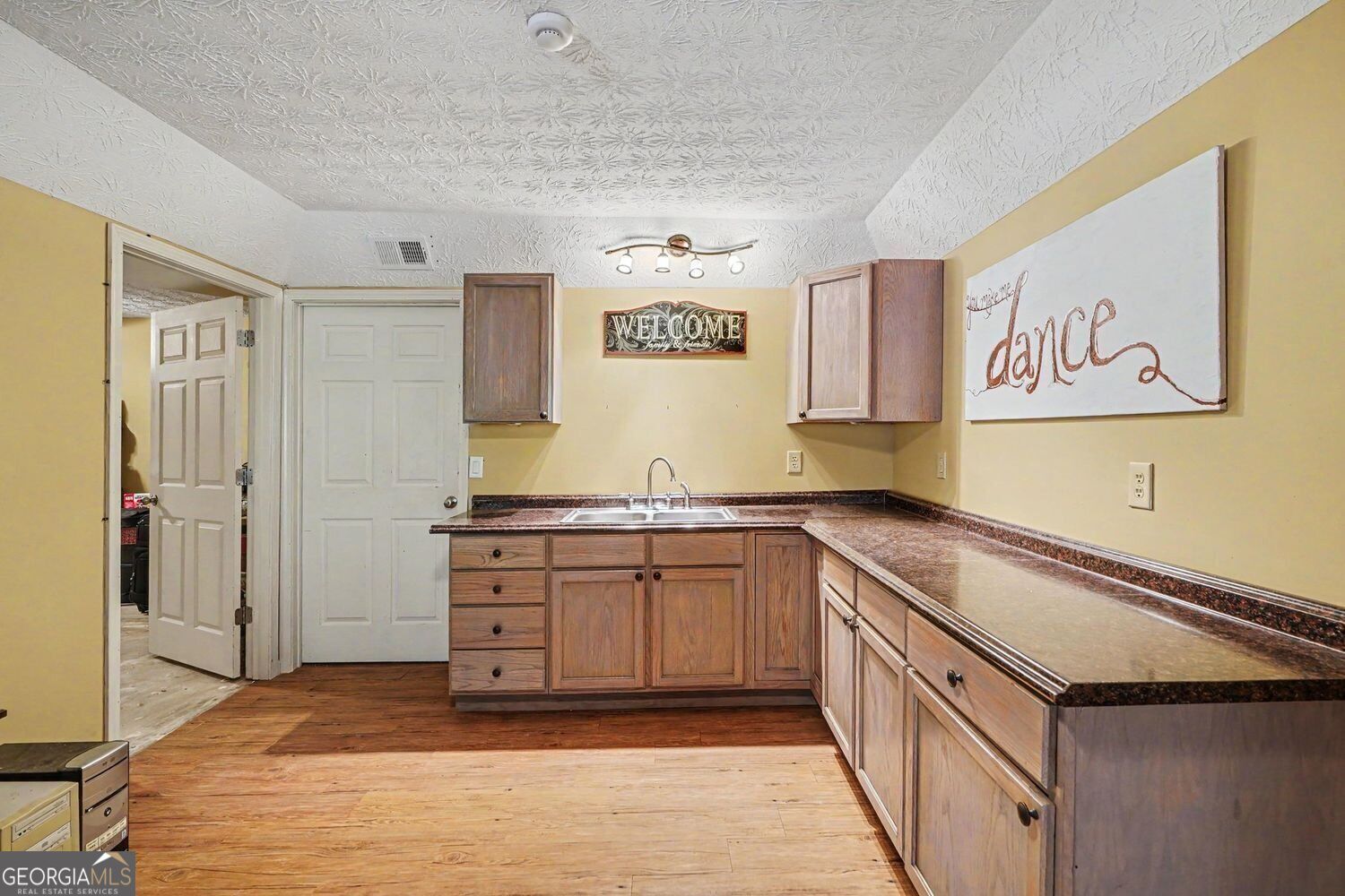 604 Windermere Court Property Photo 23
