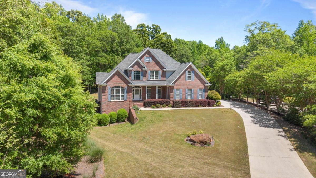 1031 Founders Lake Drive Property Photo 3