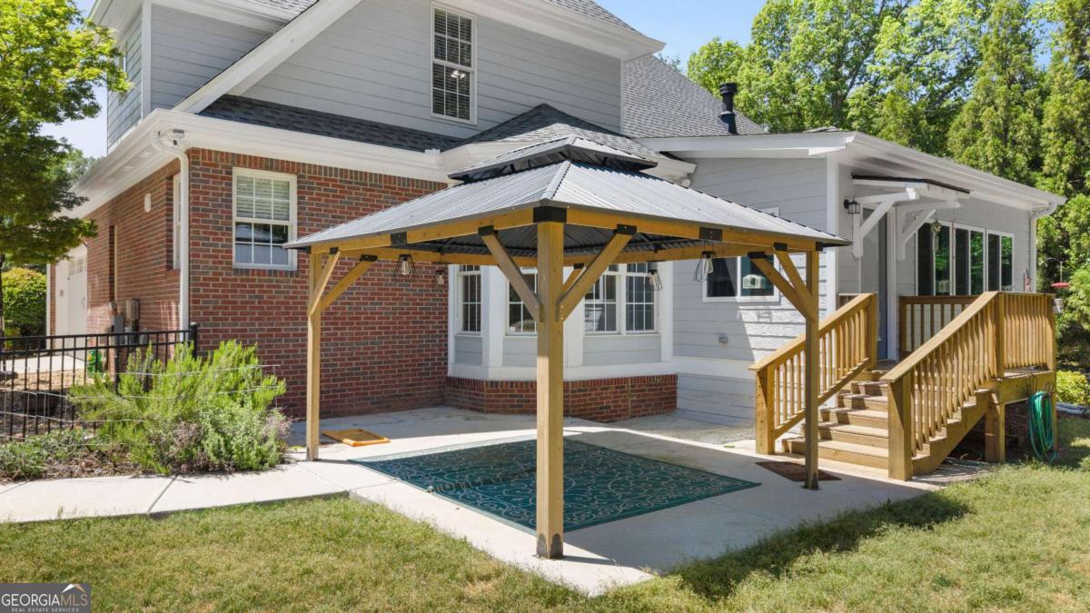 1031 Founders Lake Drive Property Photo 5