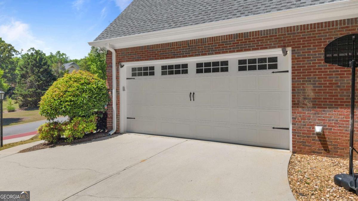 1031 Founders Lake Drive Property Photo 10