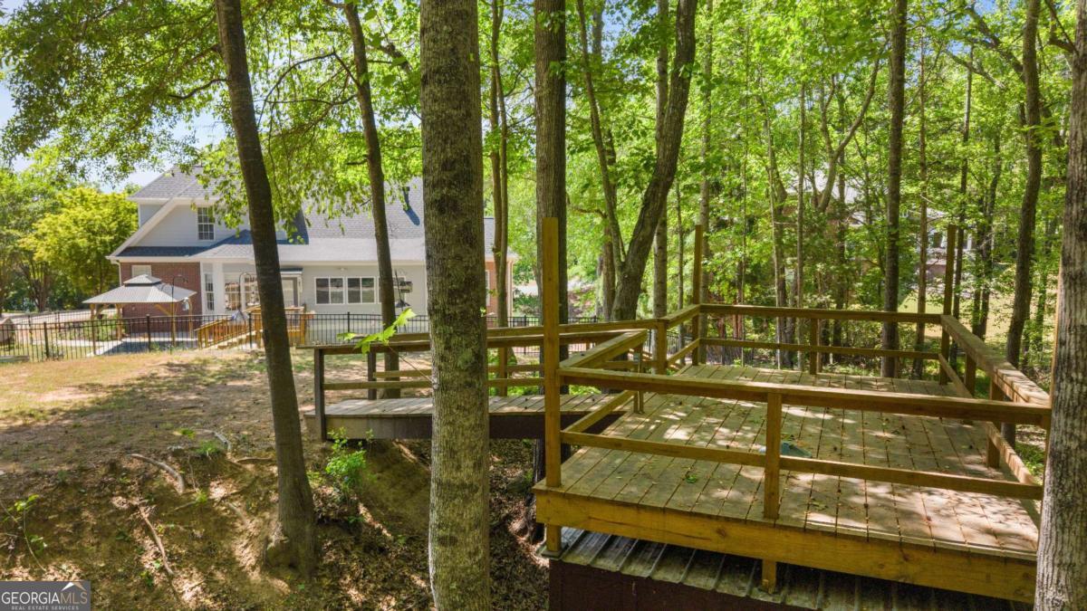 1031 Founders Lake Drive Property Photo 79