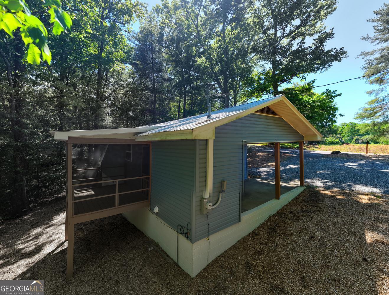 532 Sawmill Road Property Photo 4