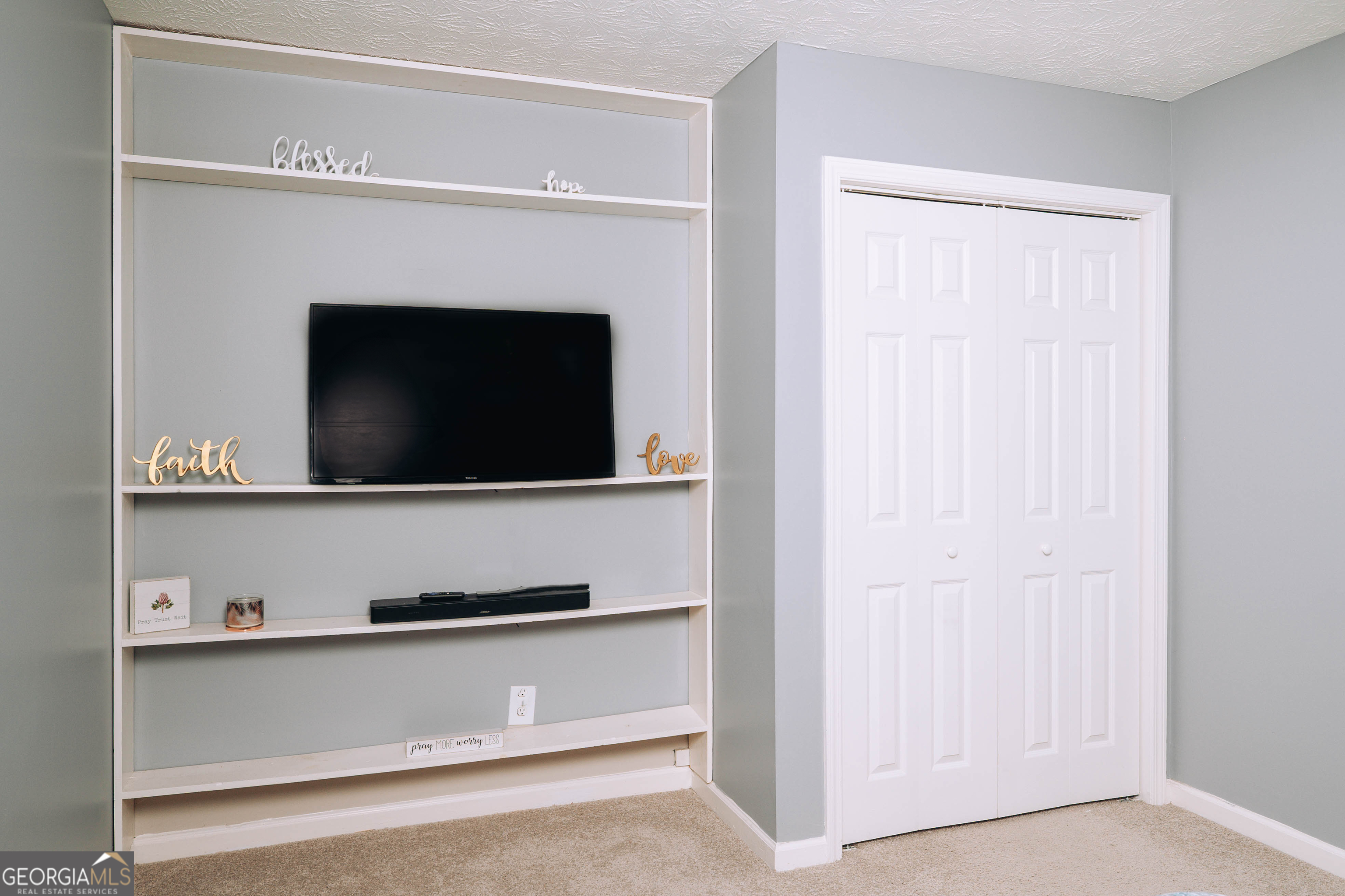 540 Mackinaw Drive Property Photo 15