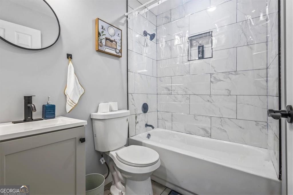 358 Roy Street Sw Property Photo 18