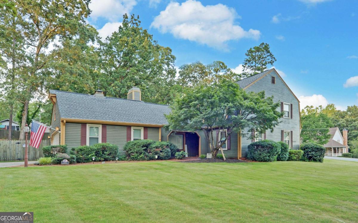 3341 Edgewood Circle Property Photo 1