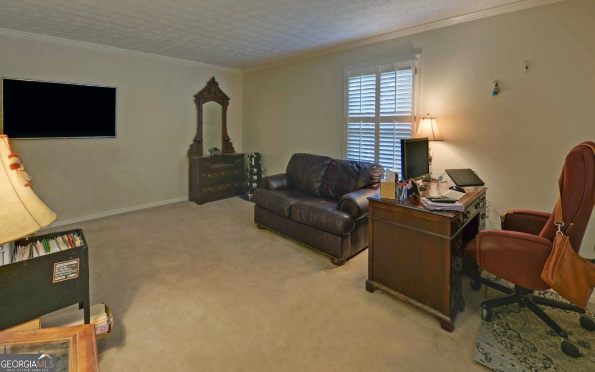 3341 Edgewood Circle Property Photo 7