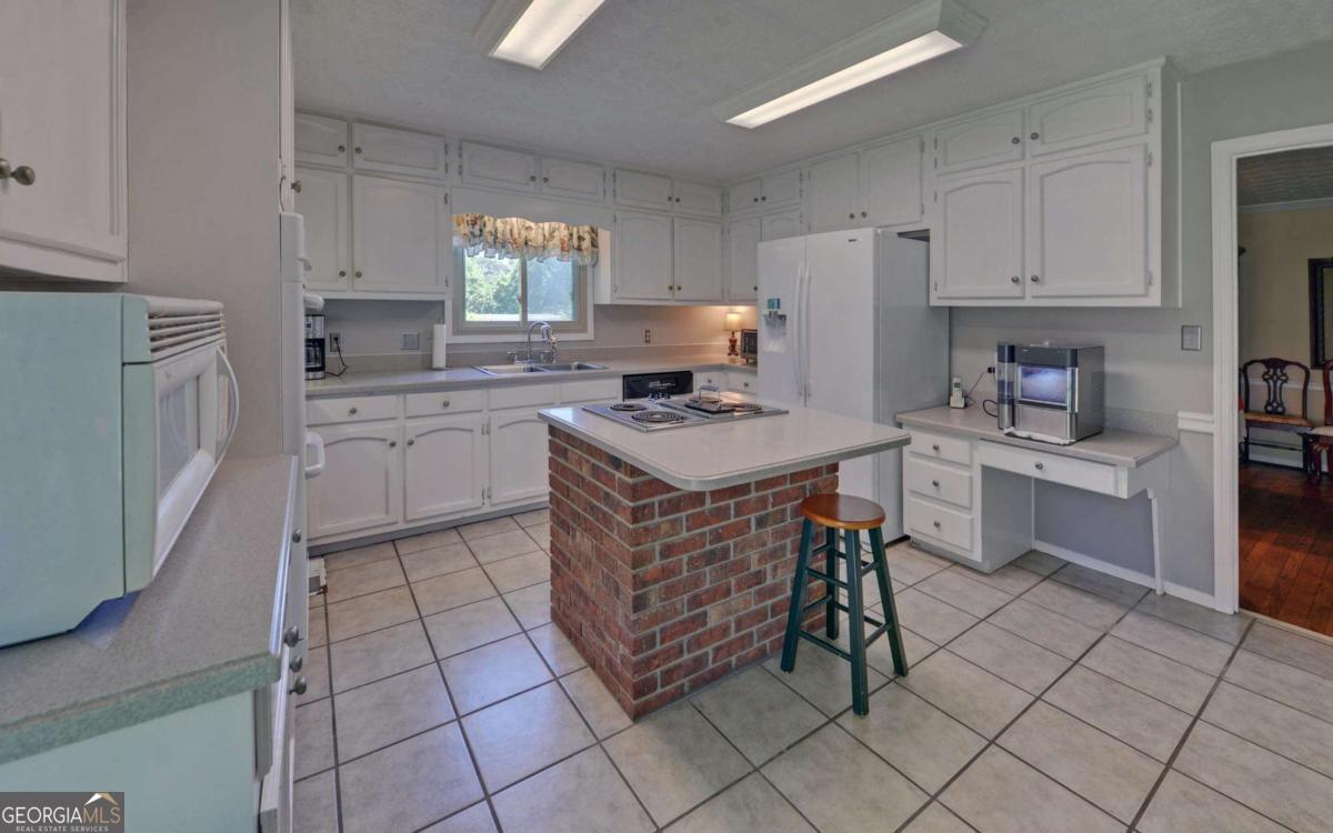 3341 Edgewood Circle Property Photo 13