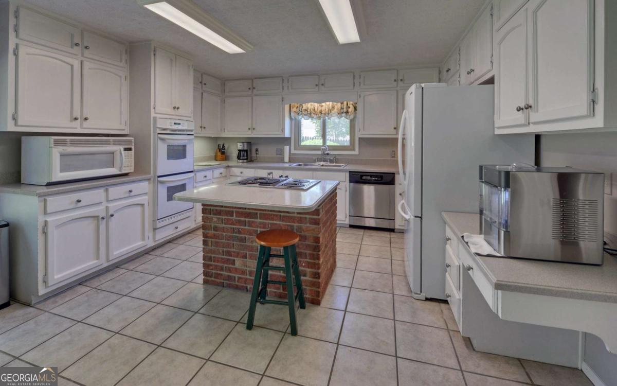 3341 Edgewood Circle Property Photo 14