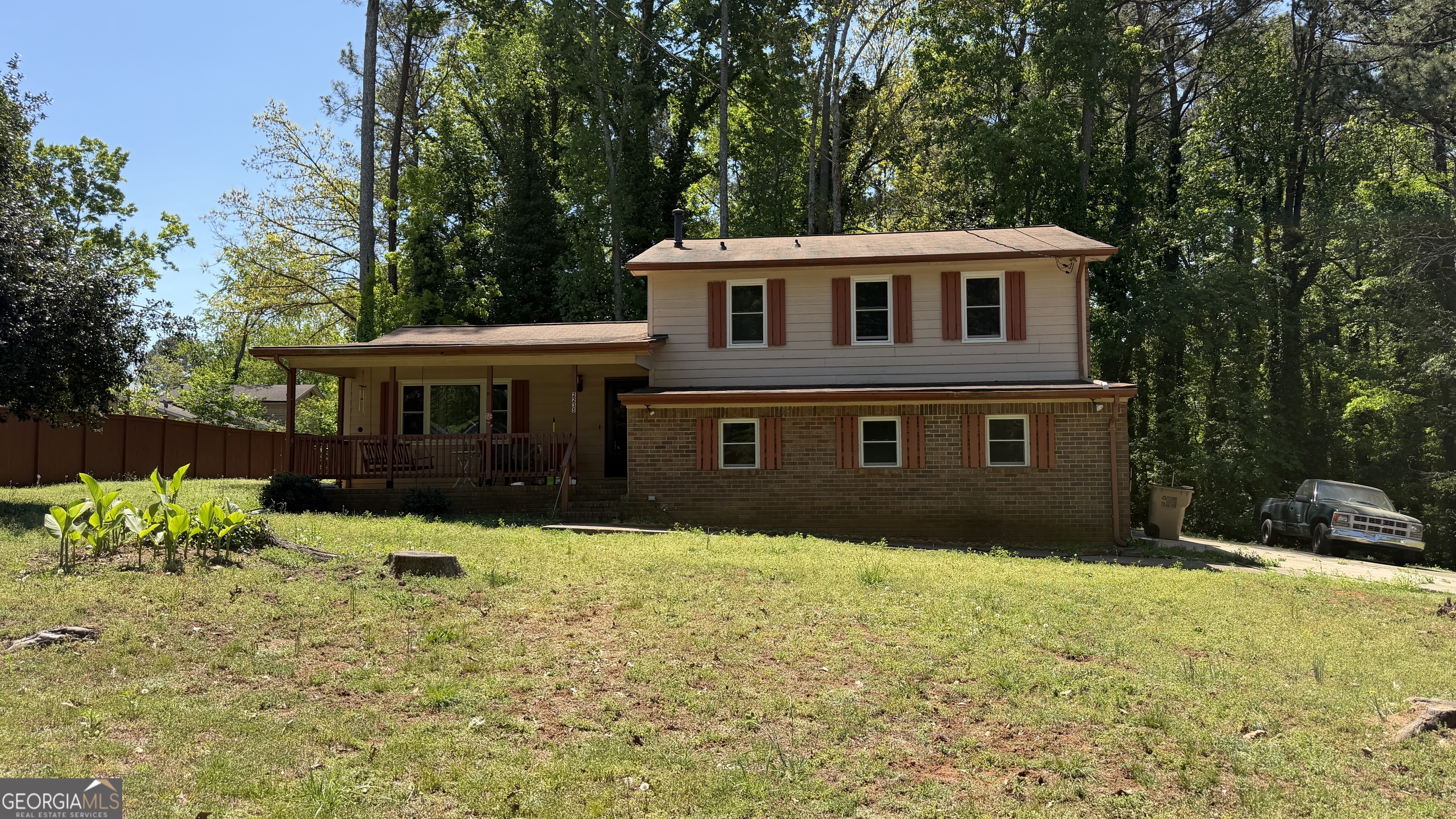 2235 Bristol Court Property Photo 1