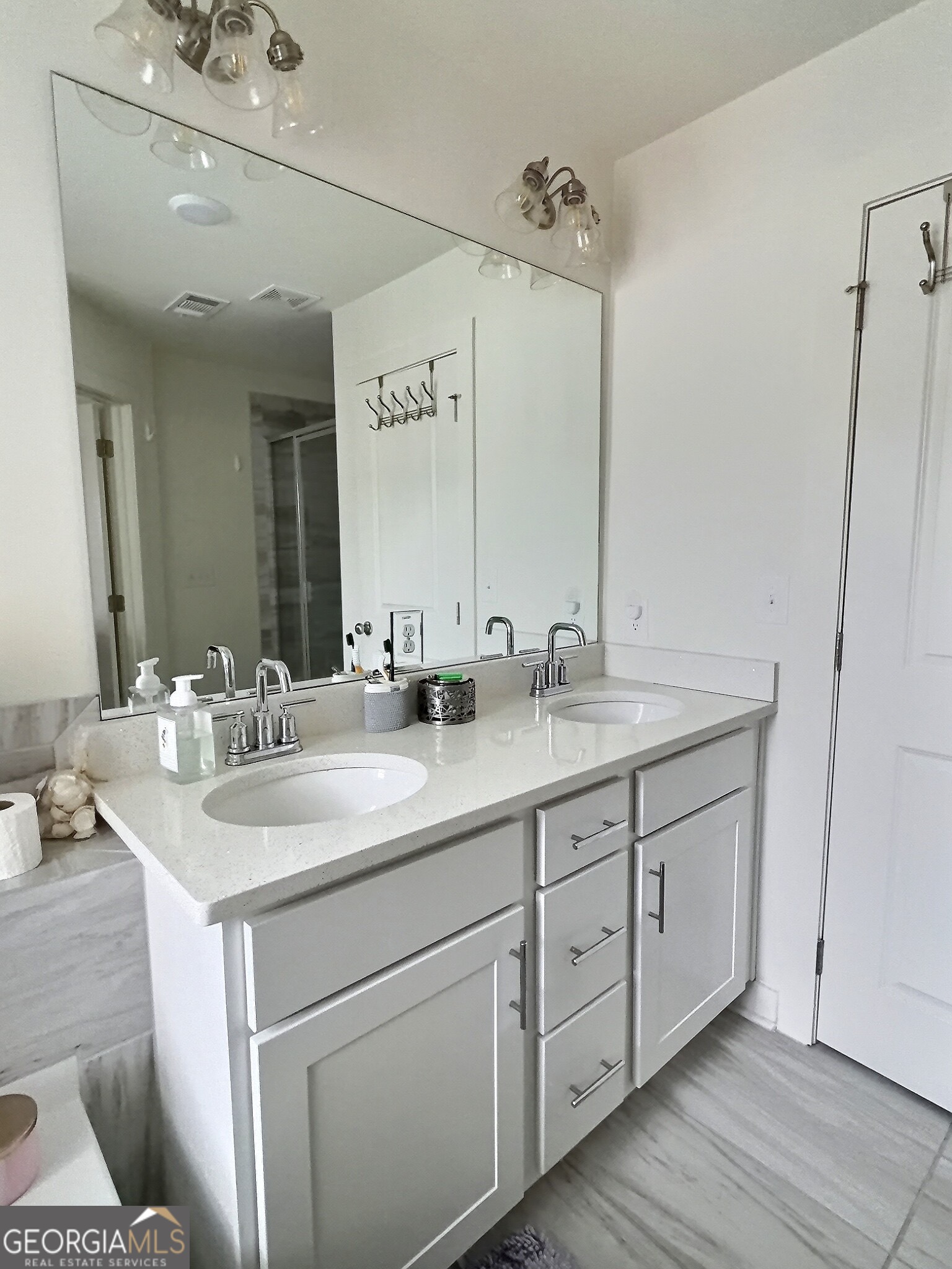 7622 Avalon Boulevard Property Photo 11