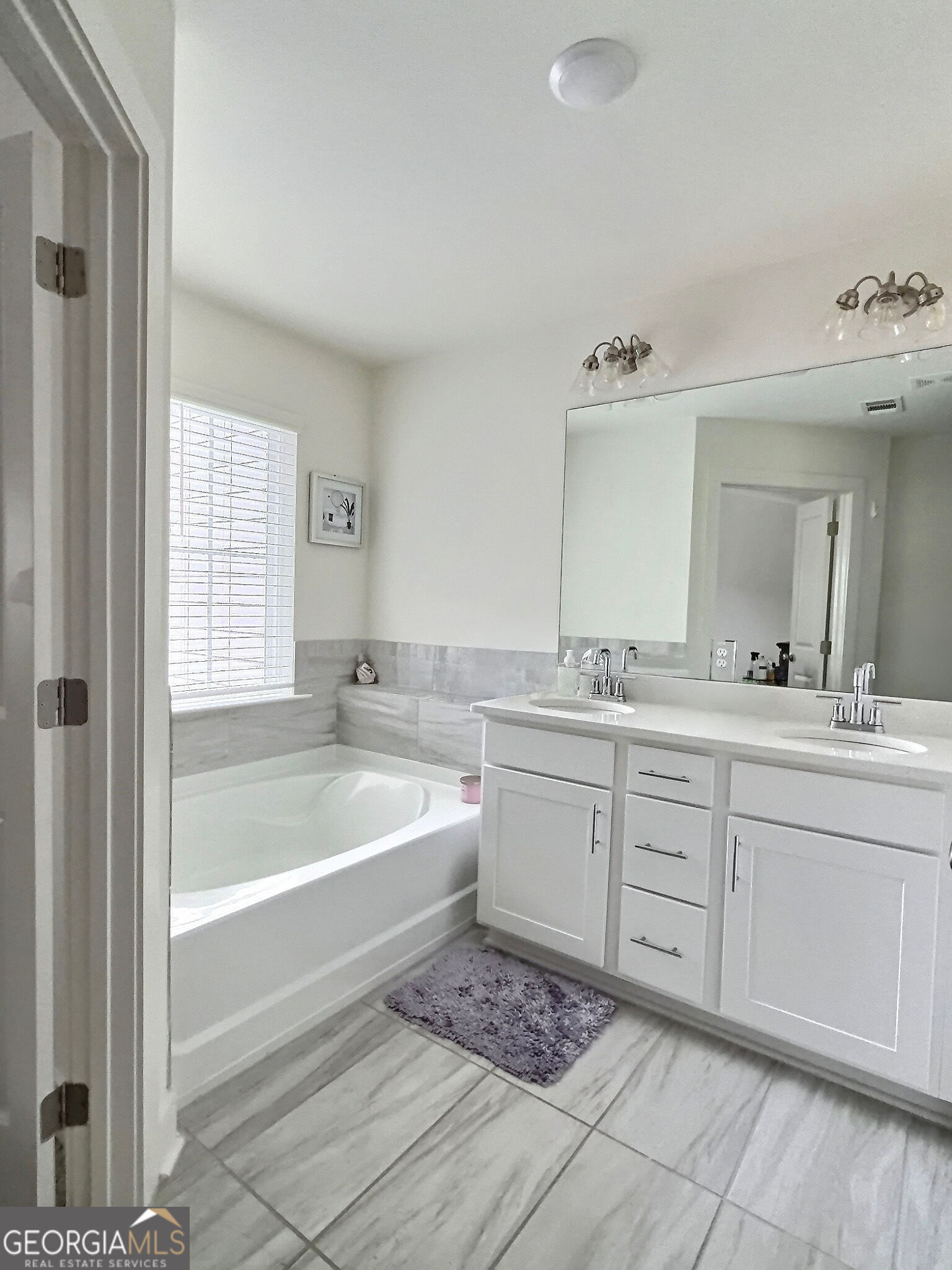 7622 Avalon Boulevard Property Photo 12