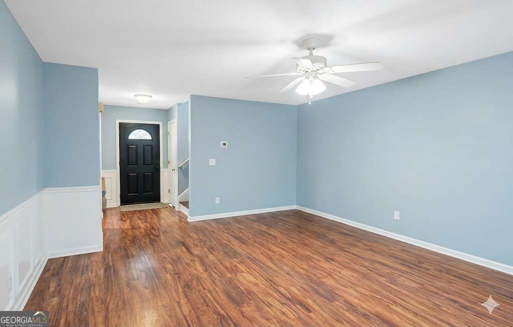 6978 Foxmoor Way Property Photo 2