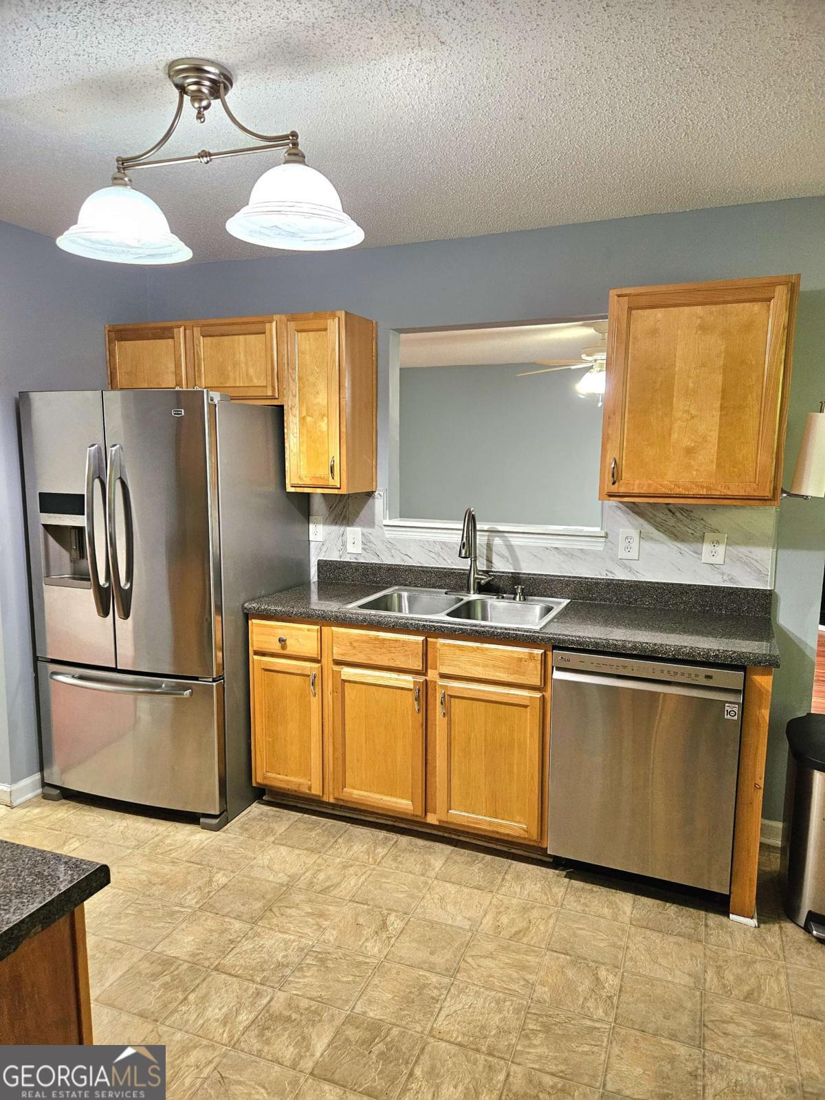 6978 Foxmoor Way Property Photo 5