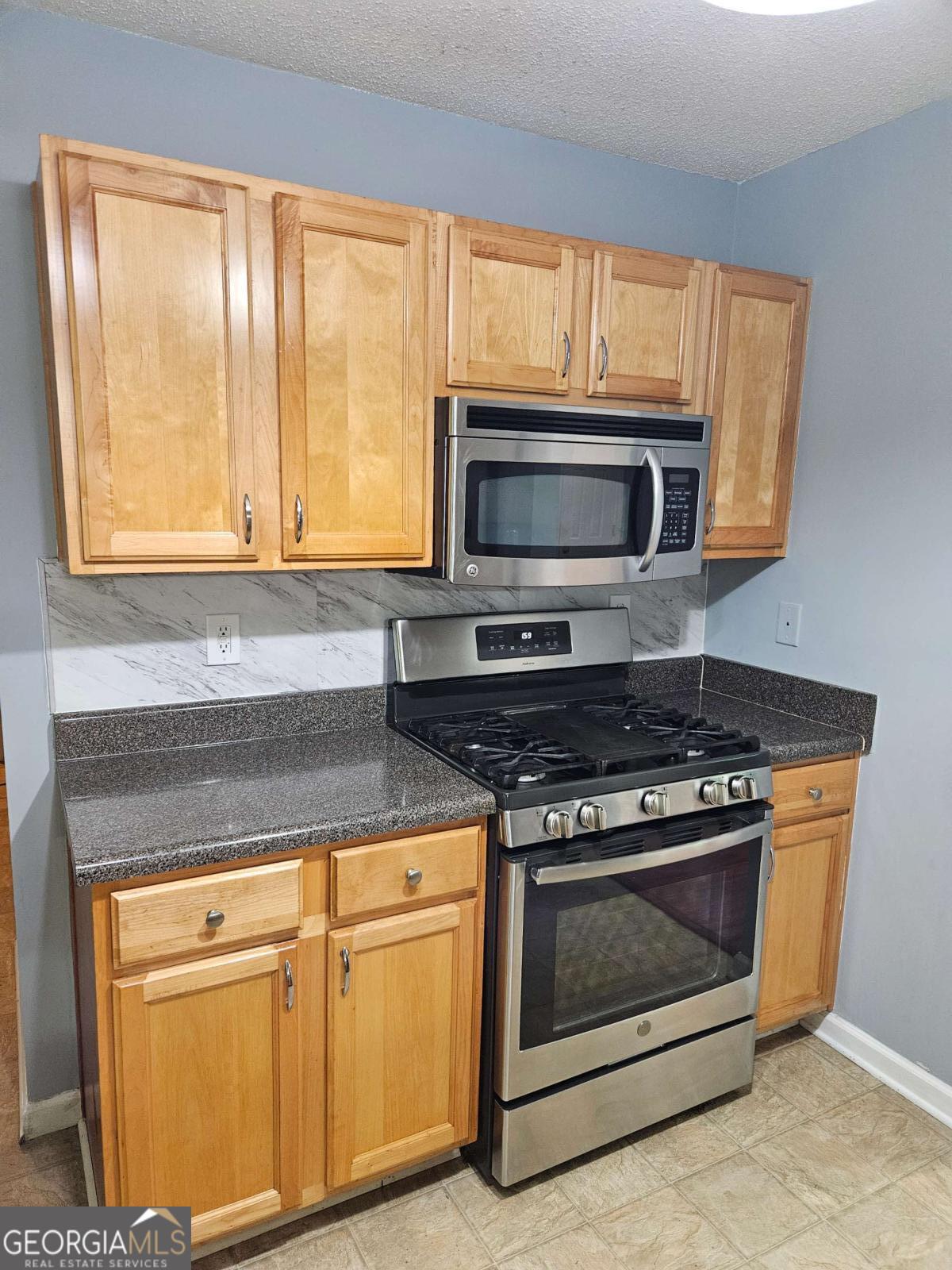 6978 Foxmoor Way Property Photo 6