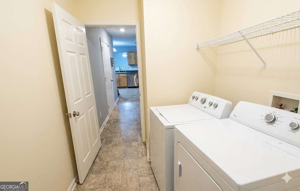 6978 Foxmoor Way Property Photo 9