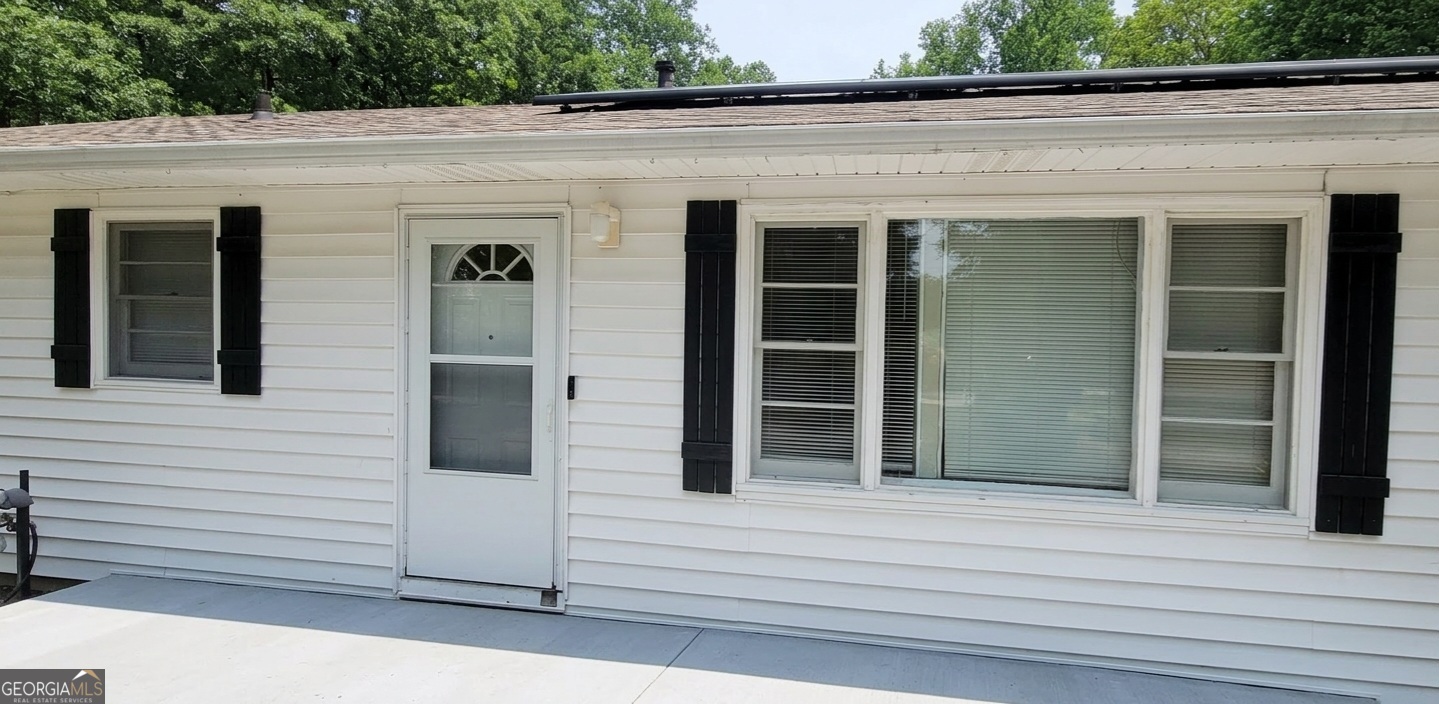 389 Collins Road Property Photo 2
