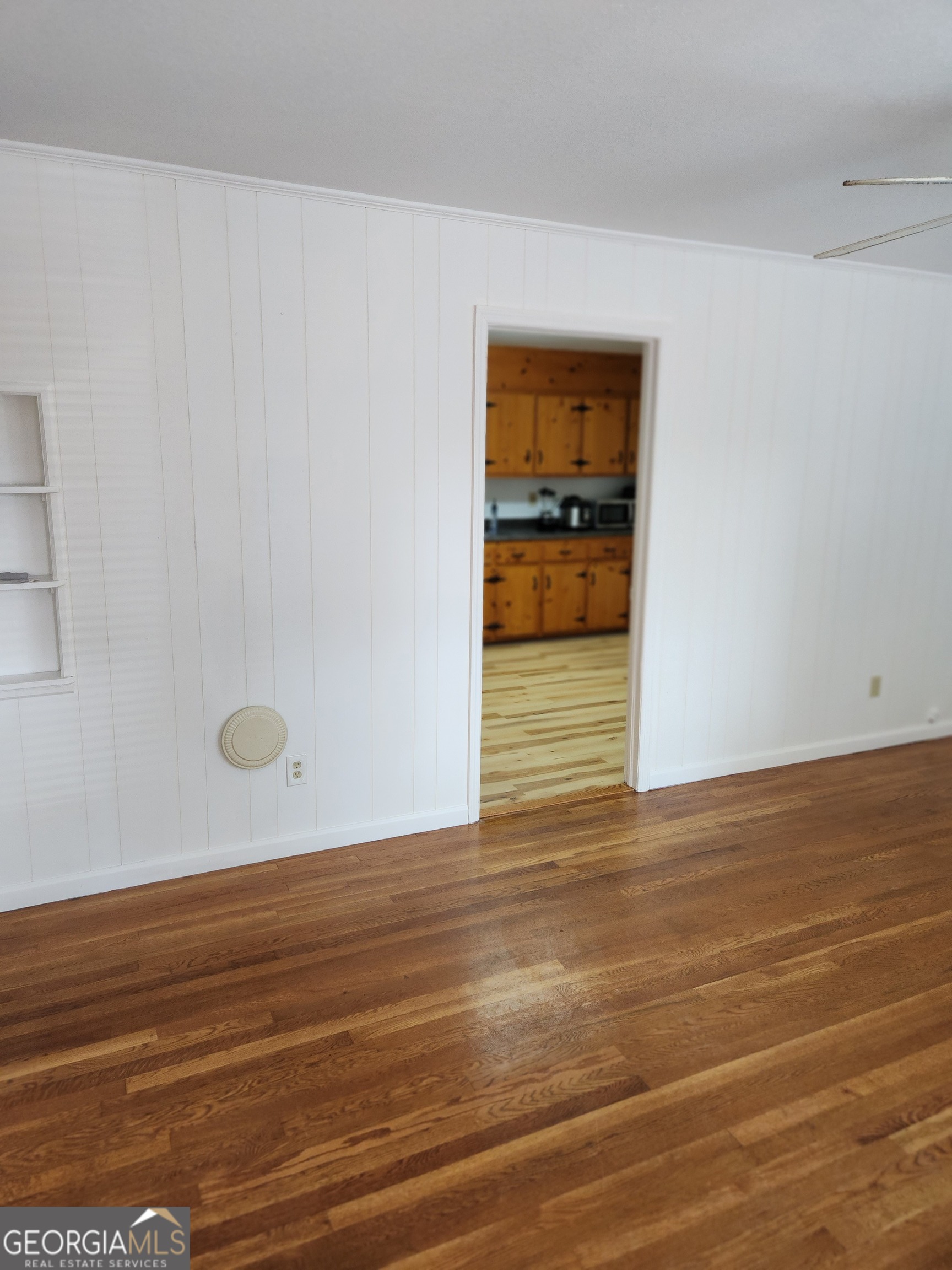 389 Collins Road Property Photo 6