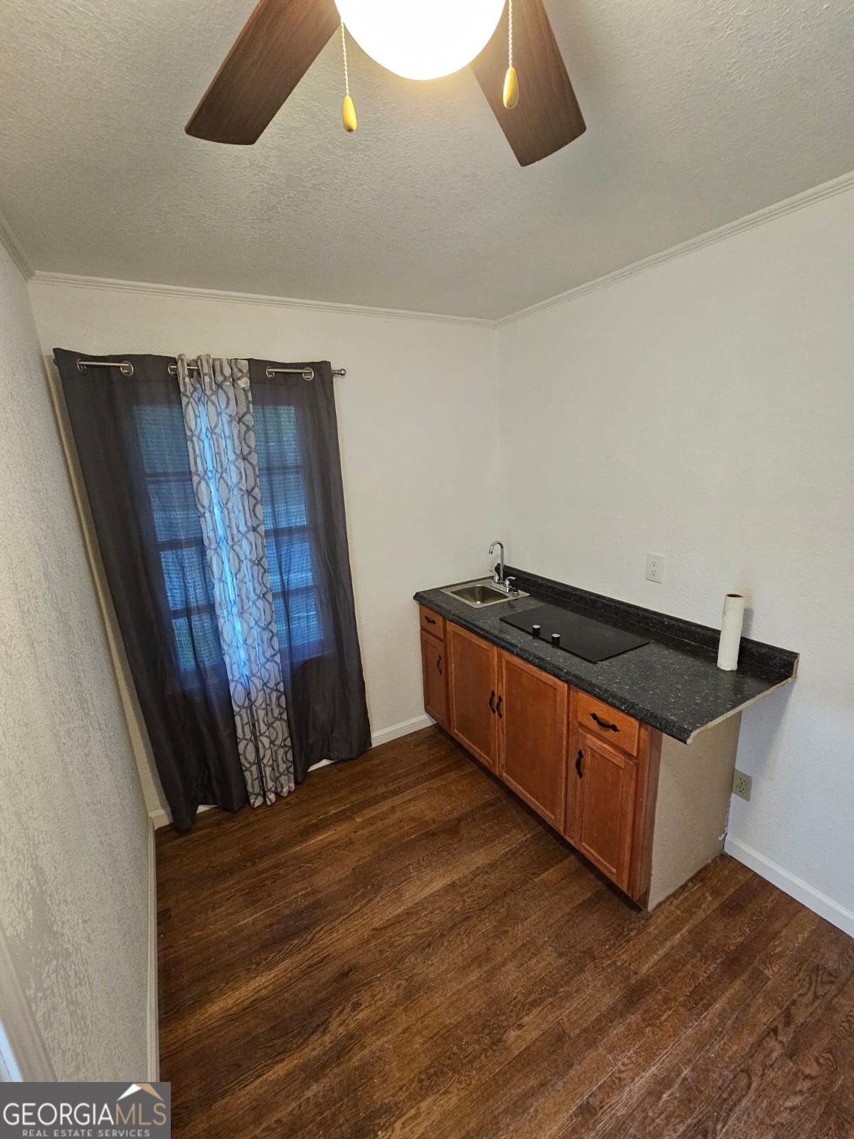 389 Collins Road Property Photo 15