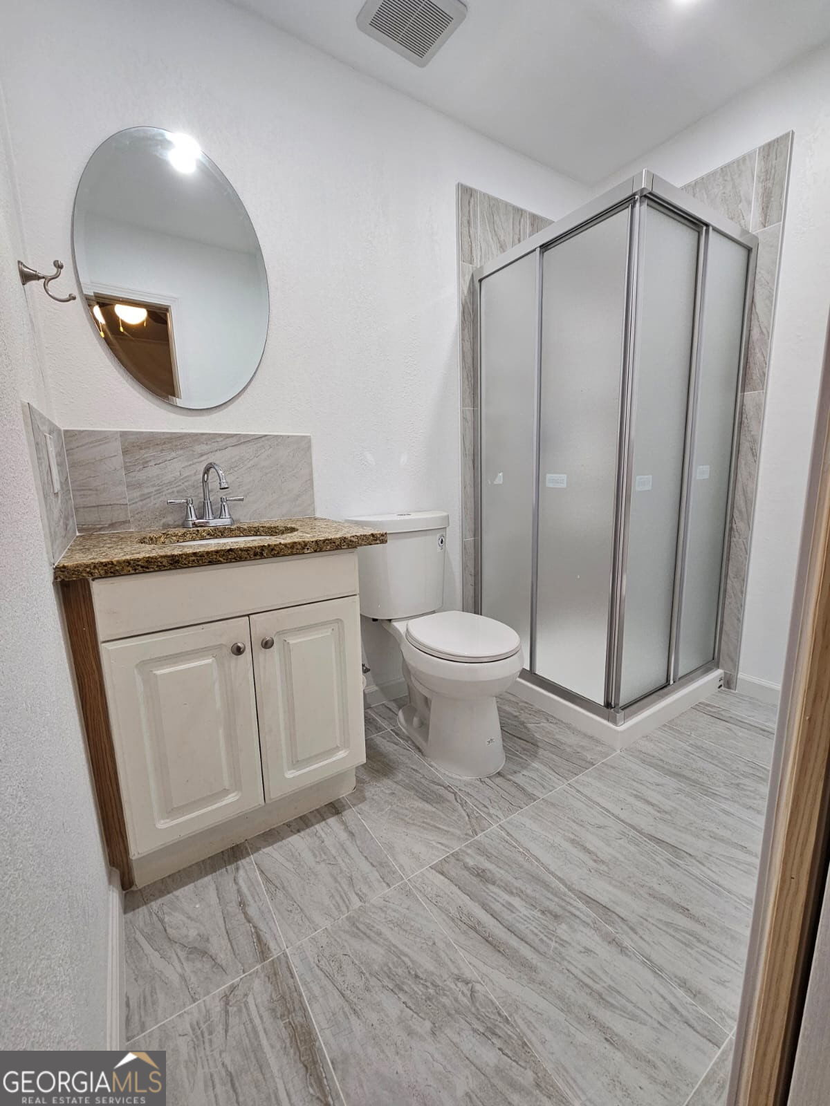 389 Collins Road Property Photo 17