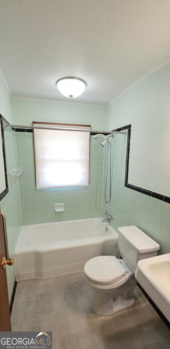 389 Collins Road Property Photo 21