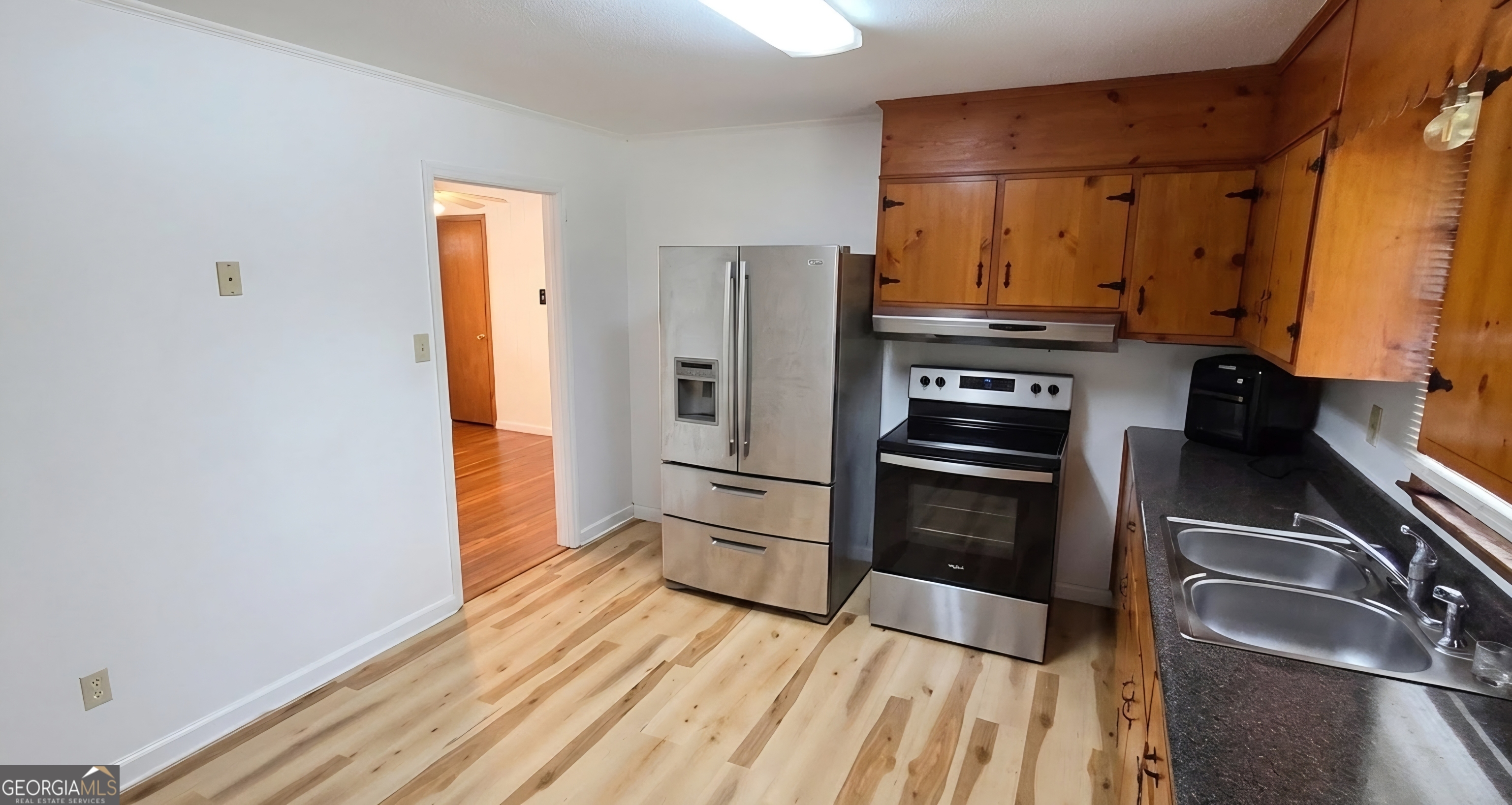 389 Collins Road Property Photo 26