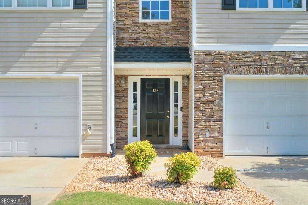 128 Creekwood Drive Property Photo 5