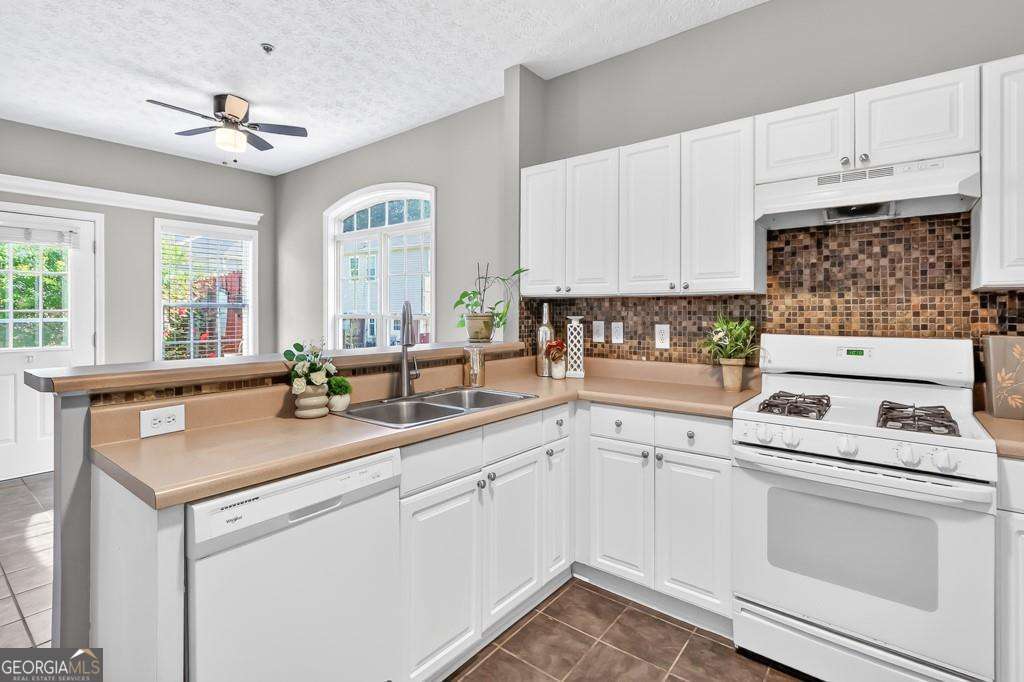 128 Creekwood Drive Property Photo 14