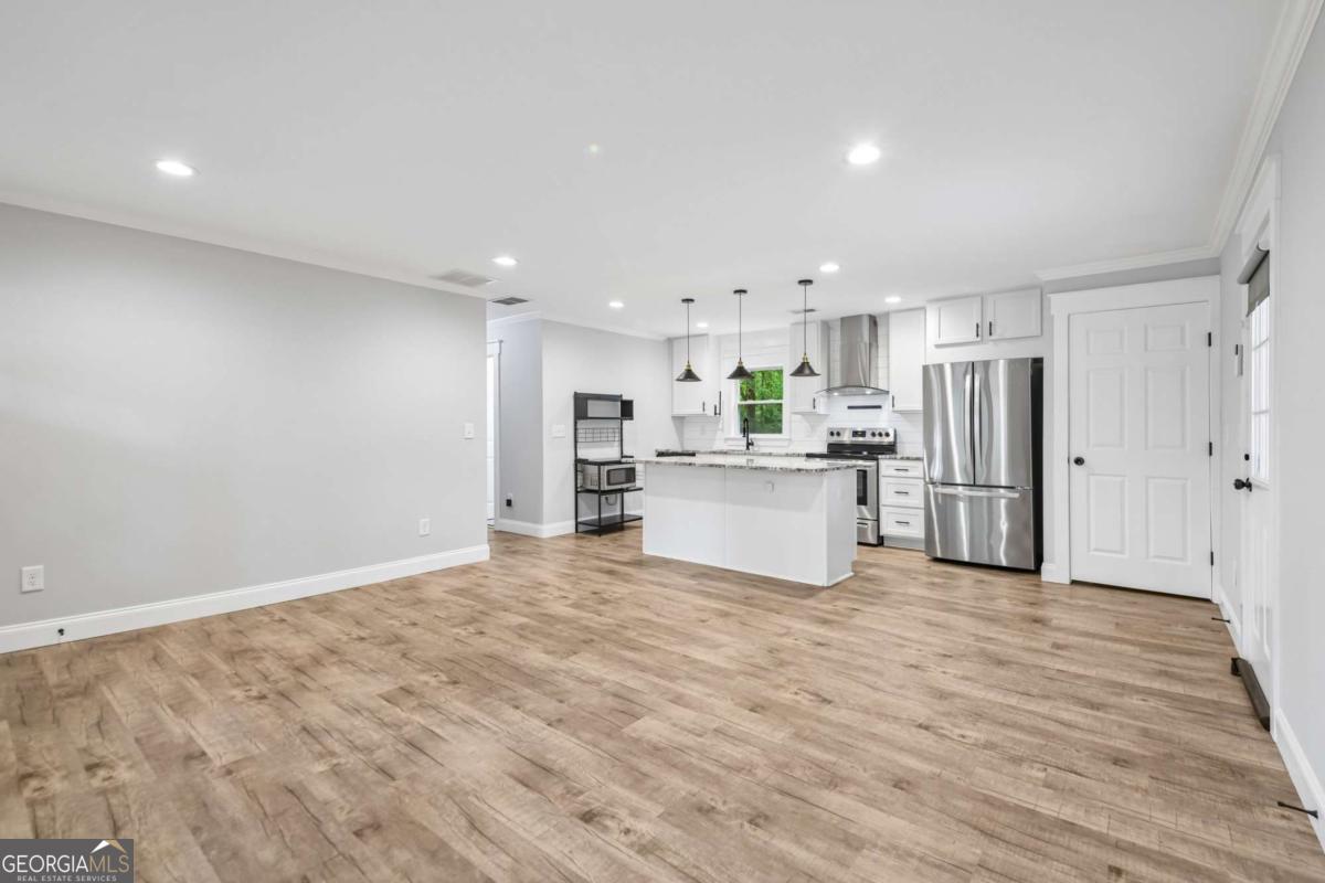 5751 Lisa Lane Property Photo 4