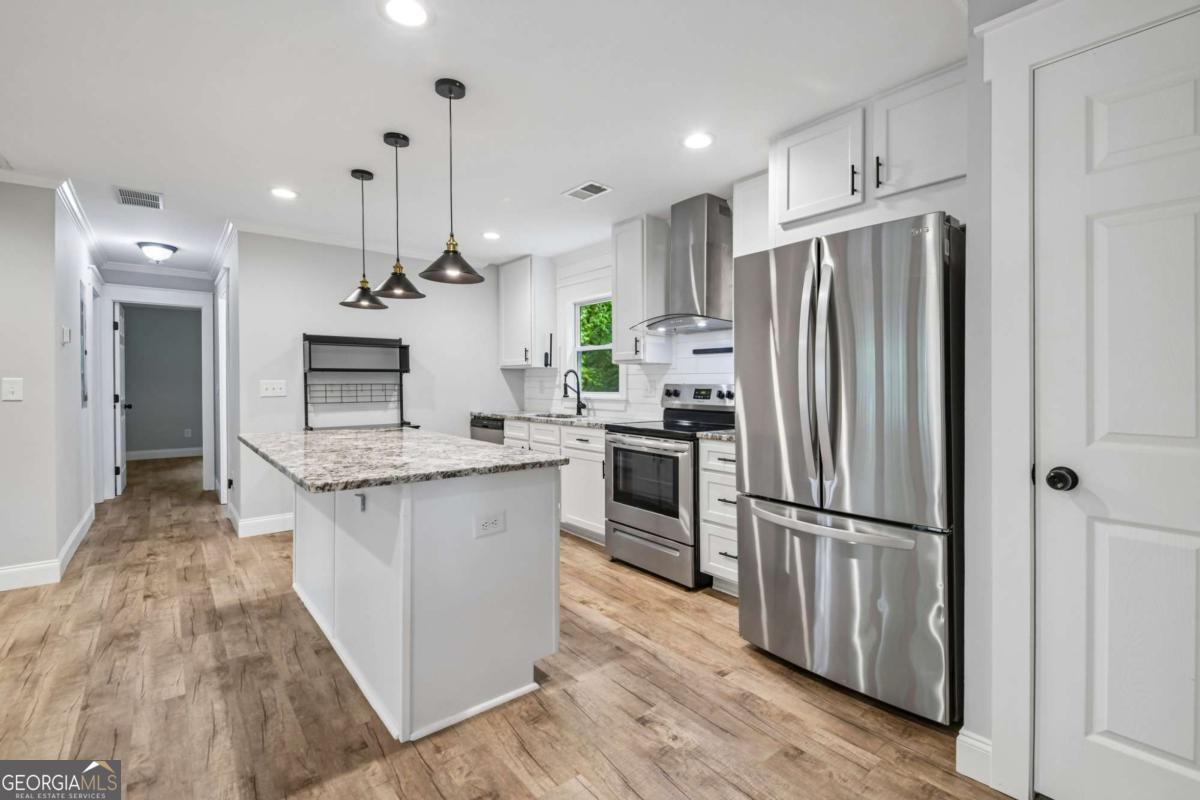 5751 Lisa Lane Property Photo 6