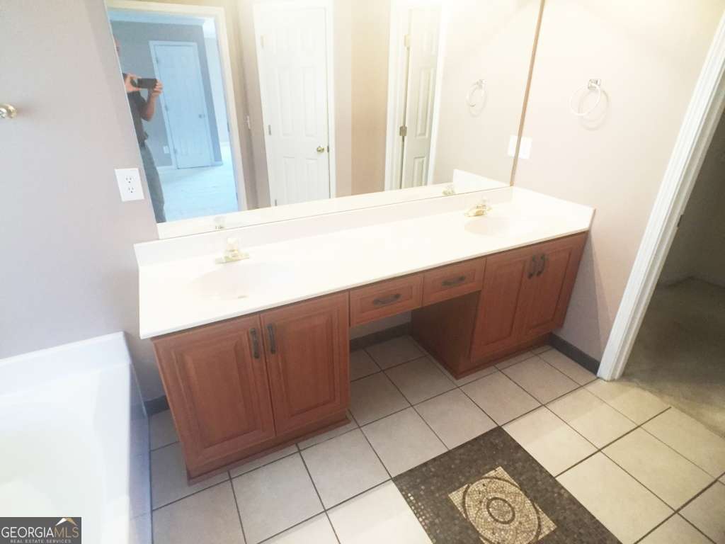 2562 Fairlawn Downs Nw Property Photo 17