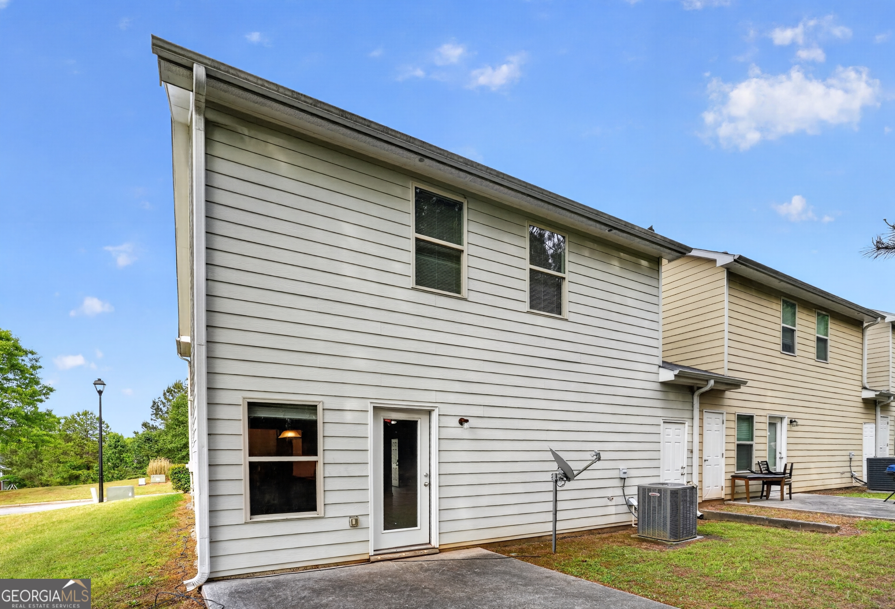 6361 Shadow Square Property Photo 3