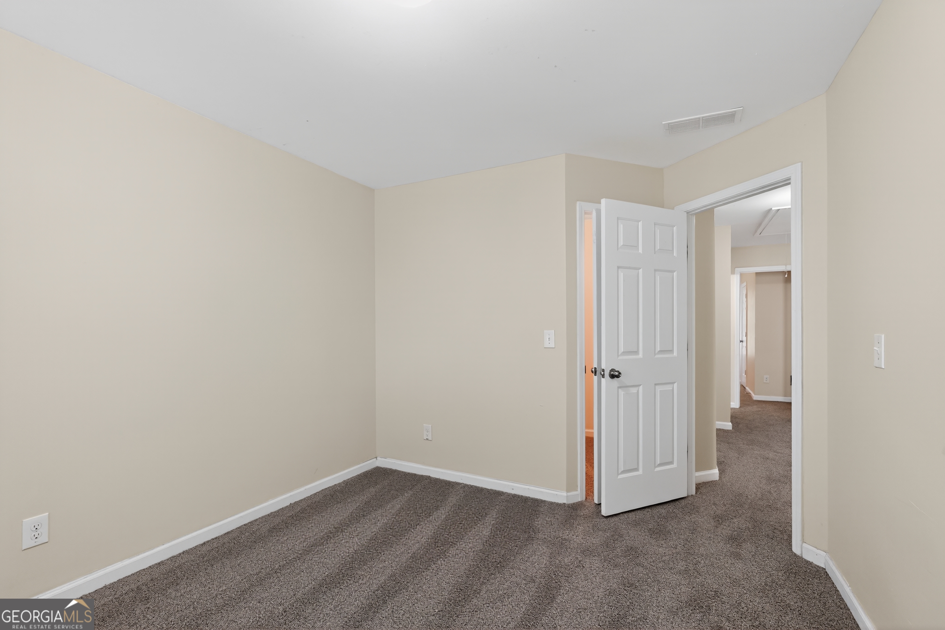 6361 Shadow Square Property Photo 13
