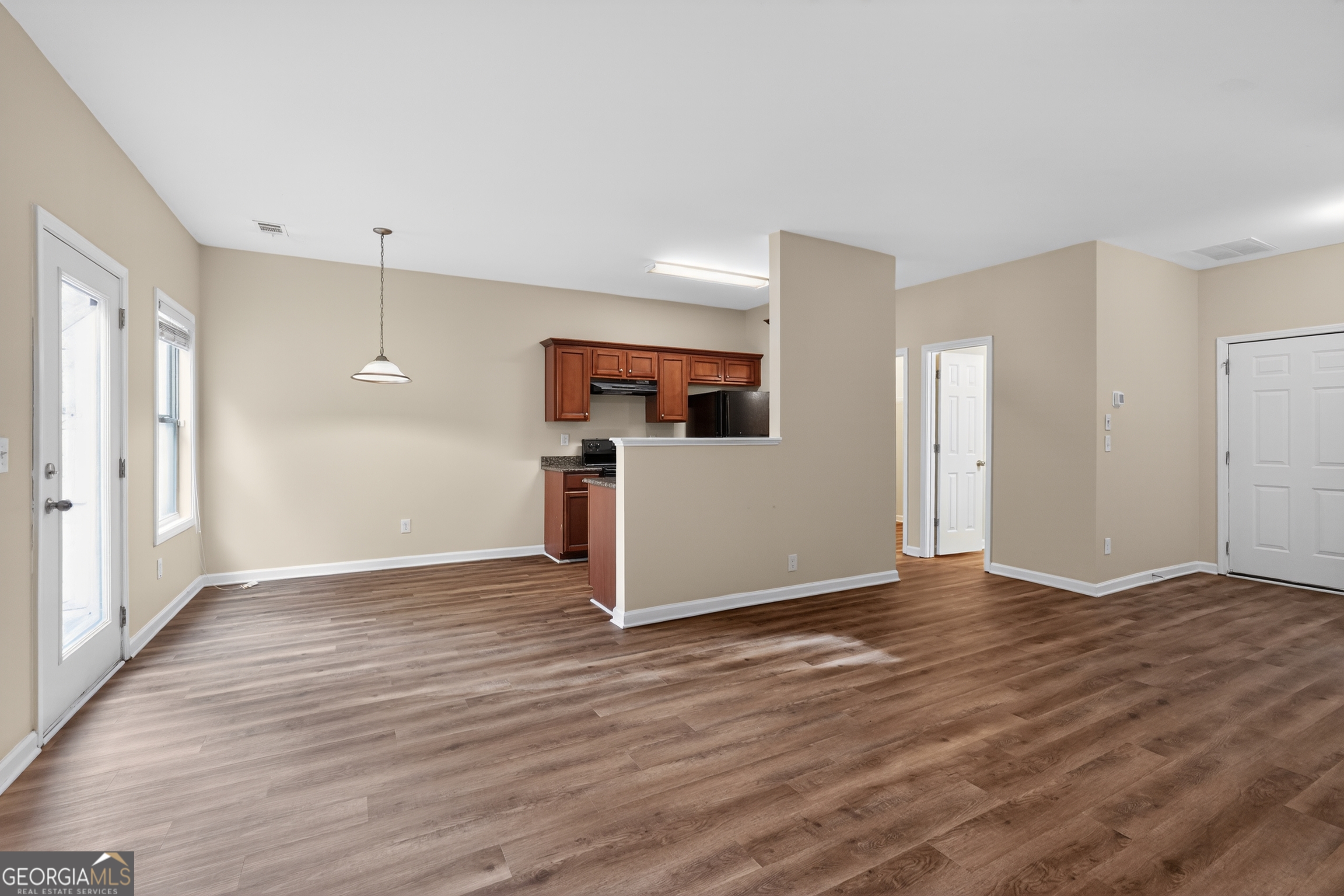 6361 Shadow Square Property Photo 15