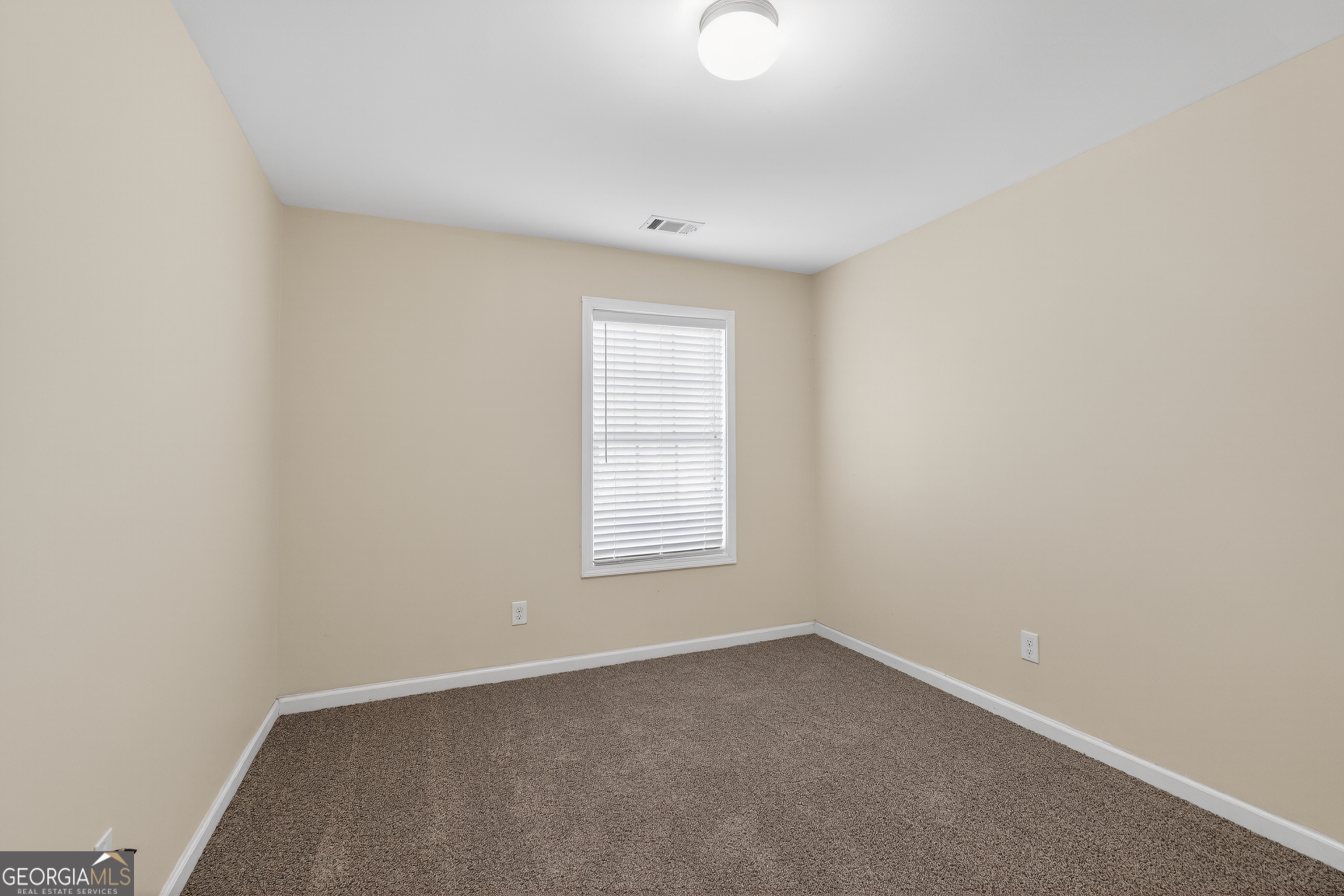 6361 Shadow Square Property Photo 16