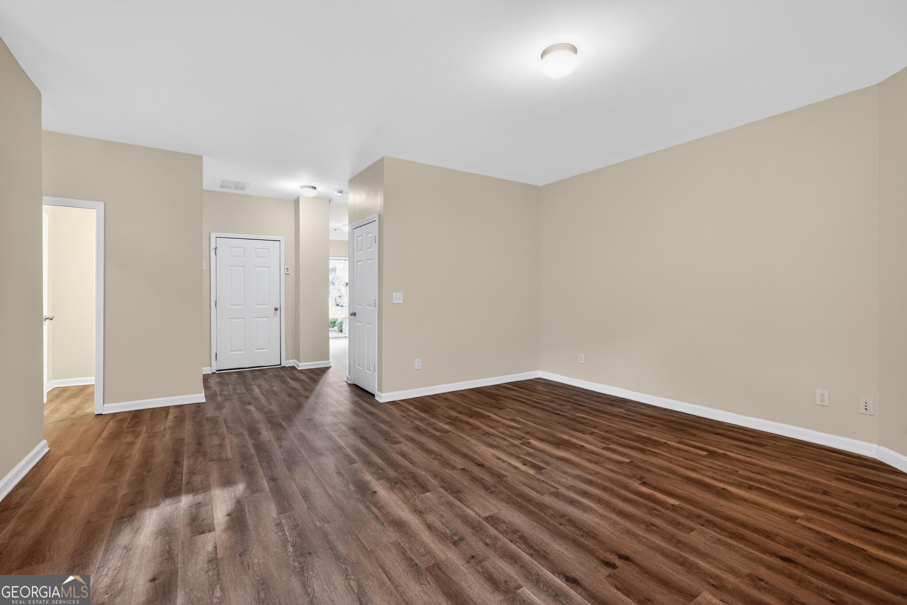 6361 Shadow Square Property Photo 18