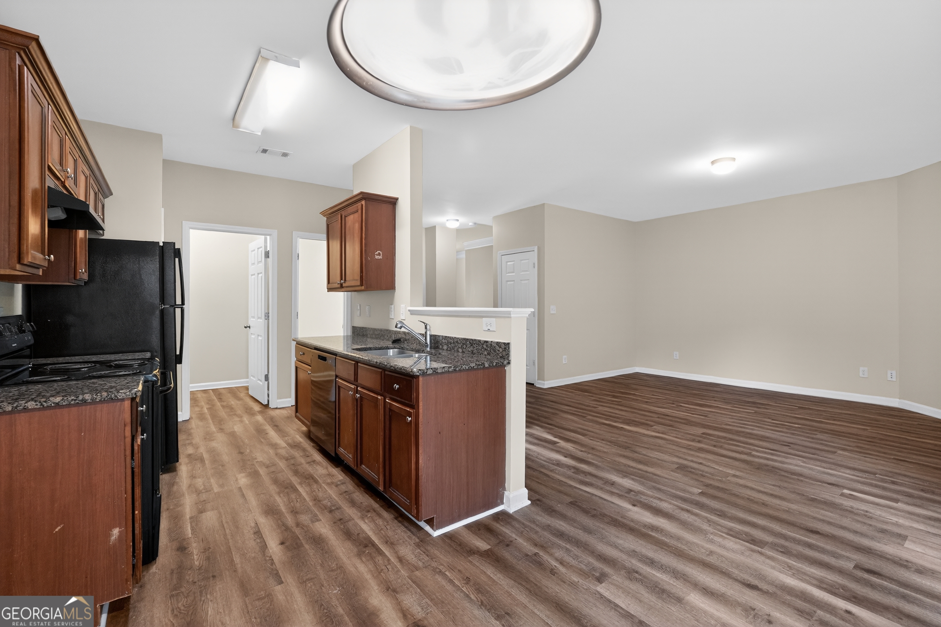 6361 Shadow Square Property Photo 22