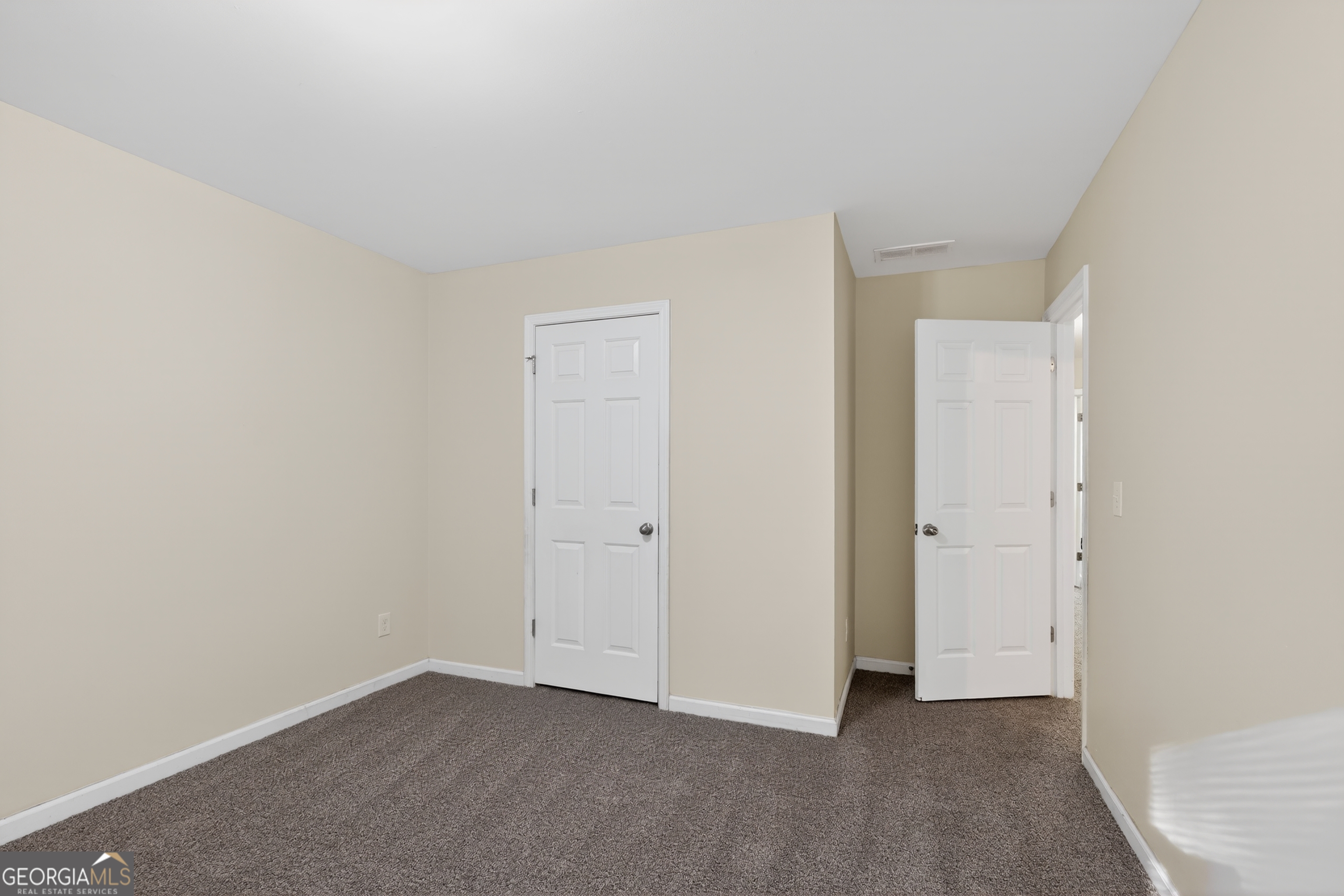 6361 Shadow Square Property Photo 25