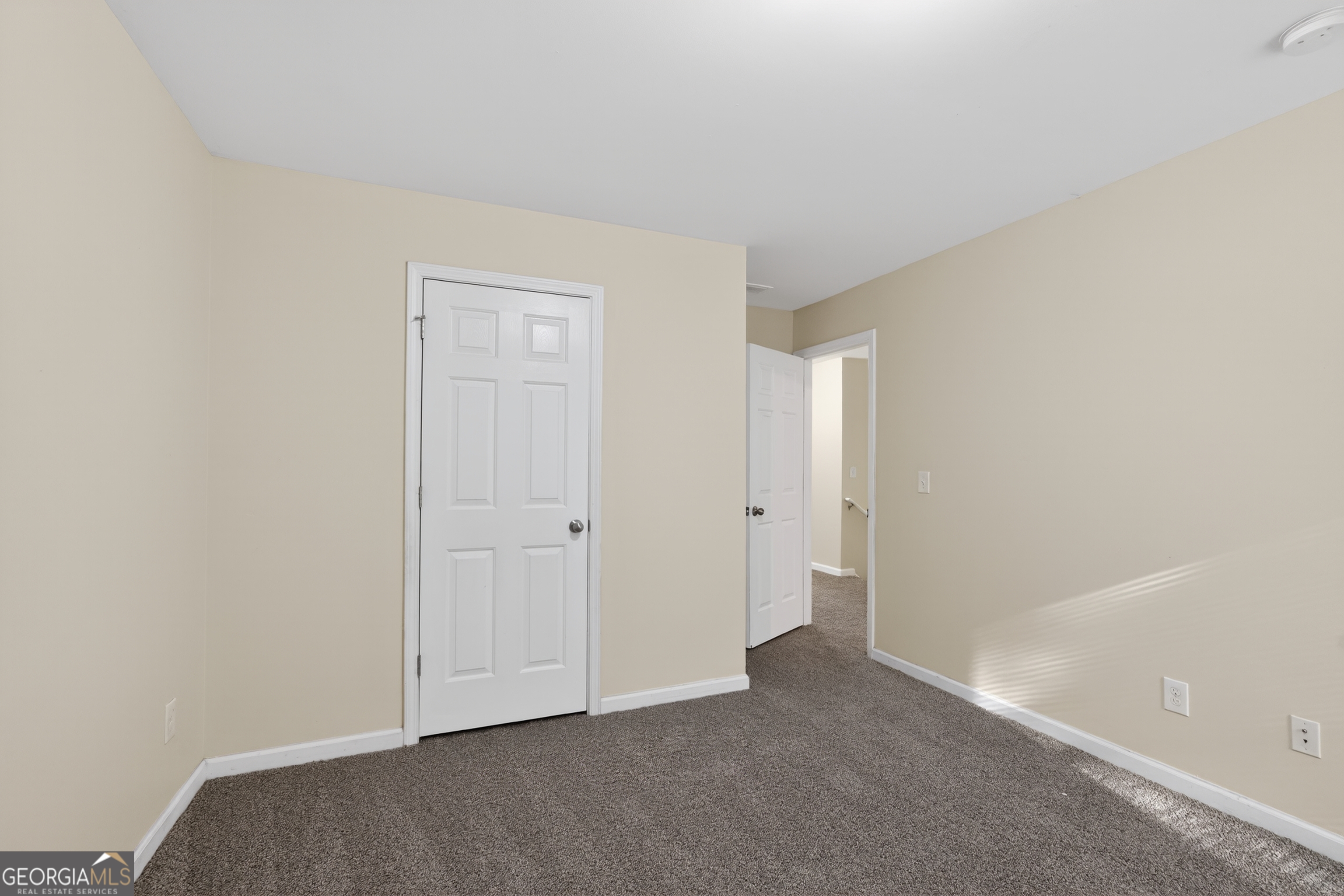 6361 Shadow Square Property Photo 28
