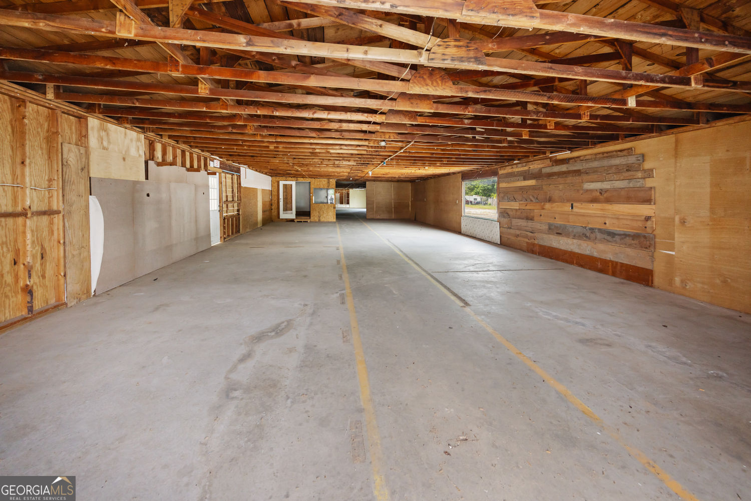 24 Flea Market Road Property Photo 4