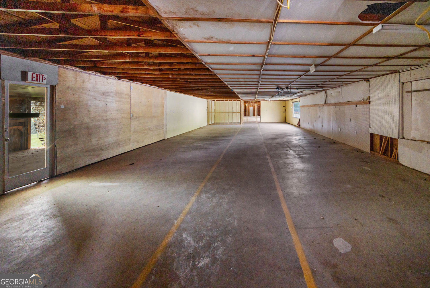 24 Flea Market Road Property Photo 5