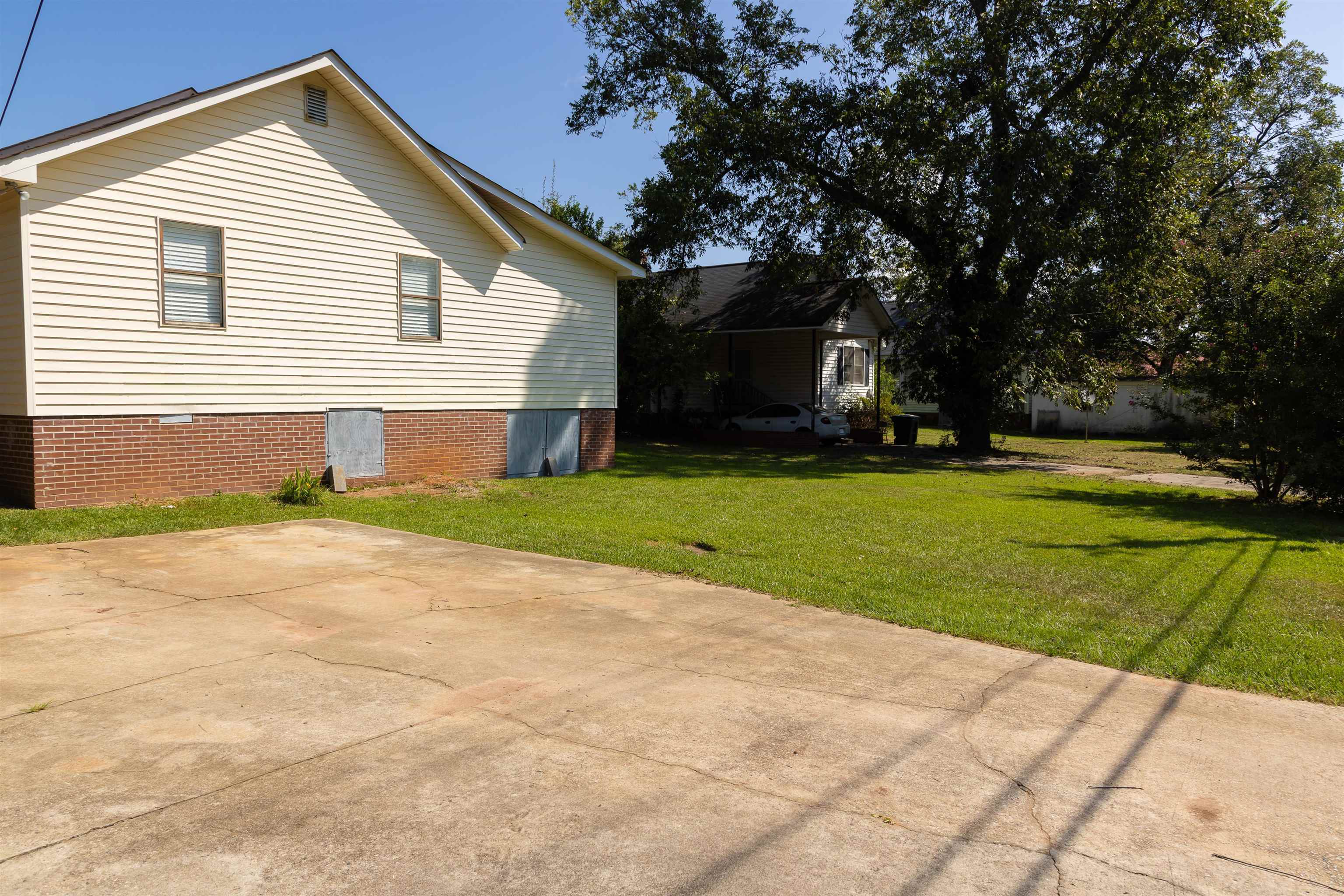 524 W Goodrich Avenue Property Photo 18